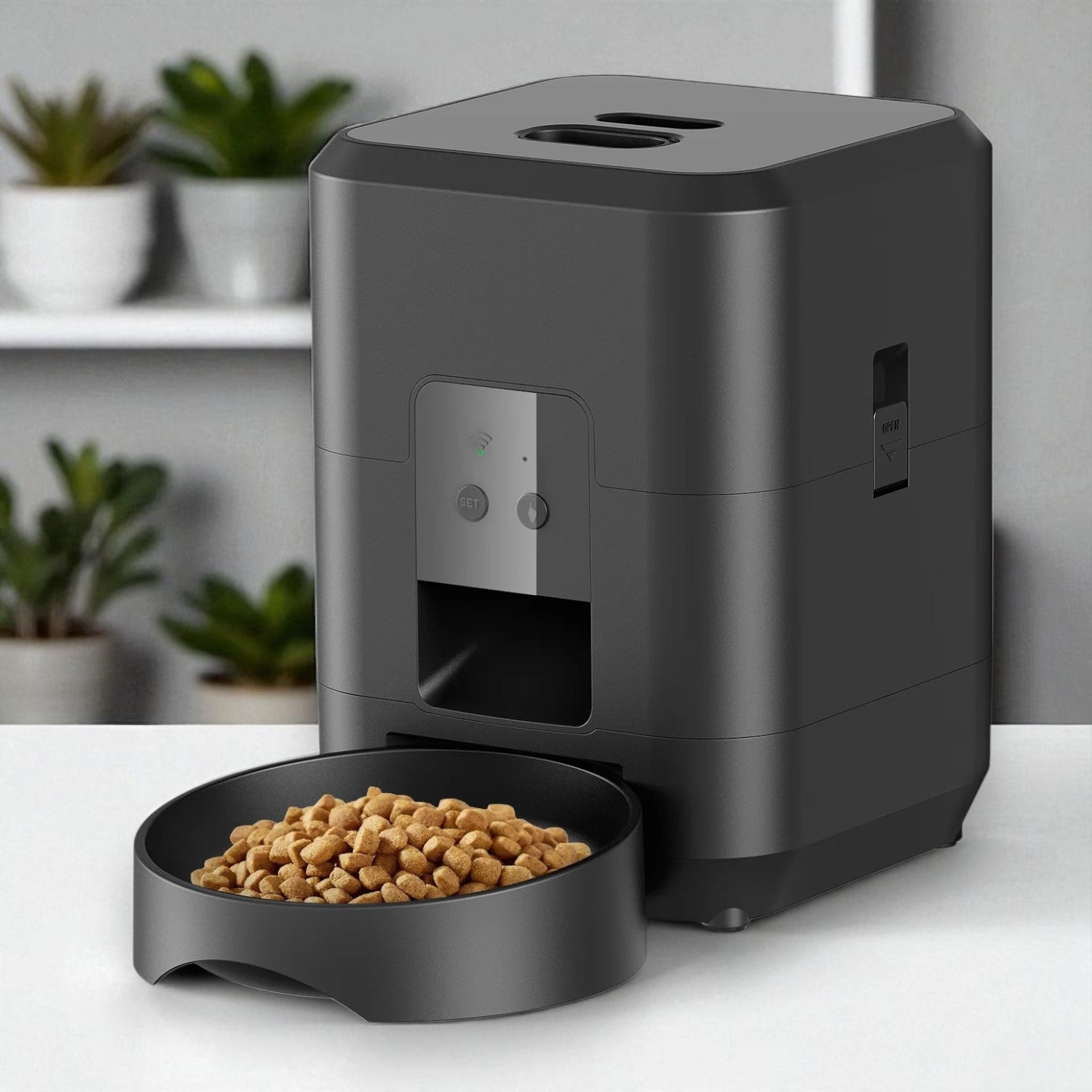 Distributeur automatique de croquettes connecté